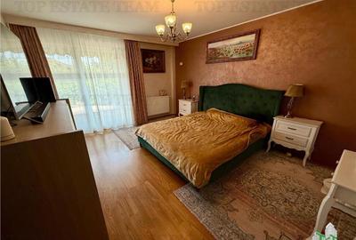 Vila P 1 Pod | 6 camere | 550mp teren | Stare excelenta