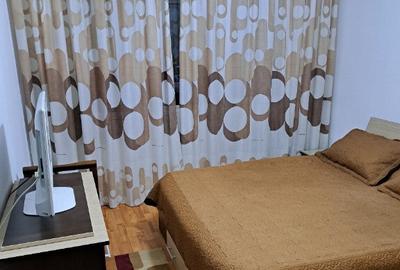 Inchiriez apartament 3 camere,3 minute de metrou titan - 1