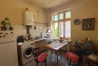 Casă cu 3 camere cu Canalizare în Copou - 3