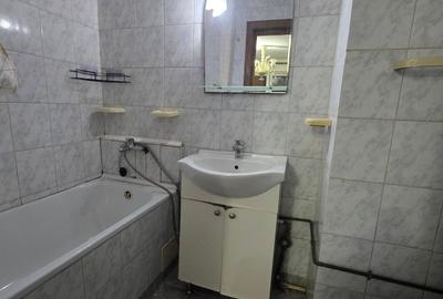 Nicolae Grigorescu, 5 minute metrou, parc IOR, in spatele pietii, strada  Minis, - 2