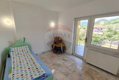 Spațiu comercial, de 798 mp, în Central - 4