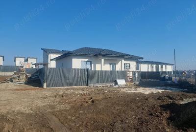 Casă cu 6 camere cu Teren 461 Mp în Găureni - 16