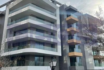 Apartament cu 4 camere decomandat în Floreasca