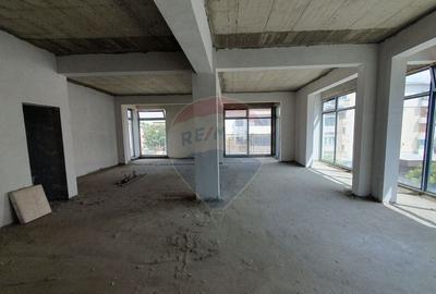 Spațiu comercial, de 91 mp, în Central - 2