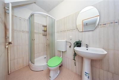 Vanzare apartament 2 camere, central , cu scara interioara
Comosion 0 % - 8