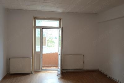 Apartament cu 2 camere semidecomandat în Mihail Kogălniceanu - 1