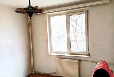 Apartament cu 3 camere decomandat în Rahova - 2