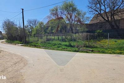 Teren de 980 mp, în Părău - 2