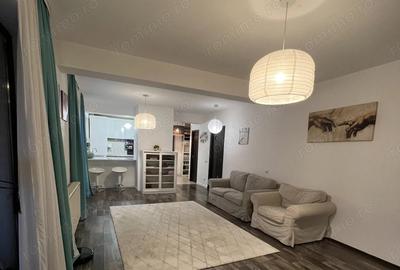 Apartament cu 3 camere semidecomandat în Roșu