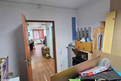 Vand apartament de 3 camere situat pe strada Luptei,intr-un bloc din 2006,parter - 8