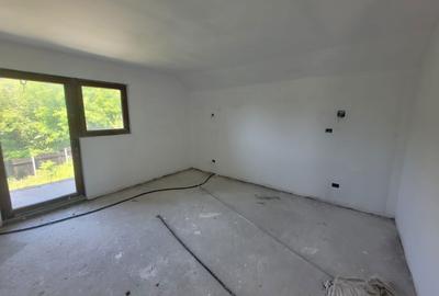Casă cu 4 camere în Podiș - 1