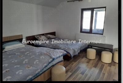 Casă cu 6 camere cu Teren 400 Mp în Central - 12