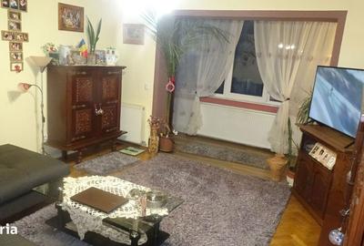 Apartament cu 3 camere decomandat în Scărișoara - 3