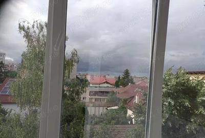 Apartament de inchiriat 2 camere Florilor, Brasov, semidecomandat, etaj intermediar - 5