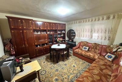 Apartament cu 3 camere în Micro 16 - 8