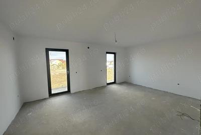 Casă cu 5 camere cu Teren 1045 Mp în Strejnicu - 3