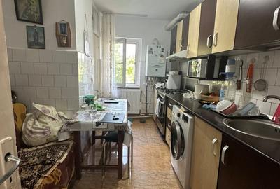 Apartament cu 3 camere decomandat în Calarași 4 - 5
