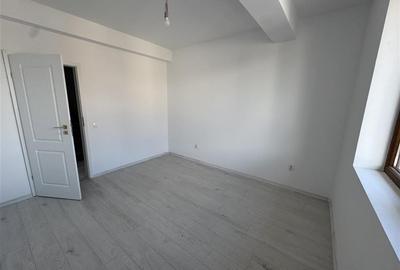 Casă cu 4 camere cu Teren 104 Mp în Central - 18