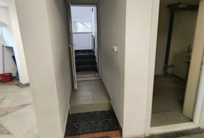 Casă cu 4 camere cu Canalizare în Central - 10