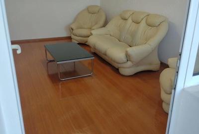 Apartament cu 2 camere decomandat în Republicii