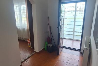 Spațiu comercial, de 29 mp, în Nord - 15