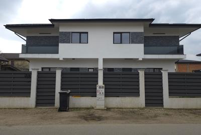 Casă cu 4 camere cu Teren 220 Mp în Berceni