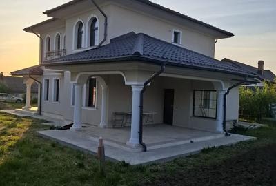 Casă cu 4 camere în Central - 6