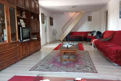 Casă cu Teren 670 Mp în Central