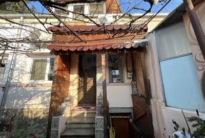 Casă cu 3 camere cu Teren 128.88000488281 Mp în 1 Mai - 1