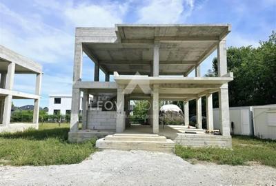 Teren de 3298 mp, în Odăi - 4