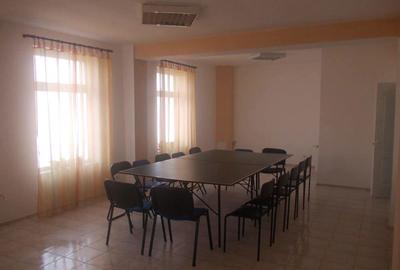 Spațiu comercial, de 20 mp, în Central - 4