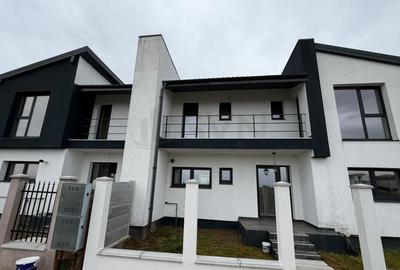 Casă individuală cu 3 camere cu Canalizare în Central - 2