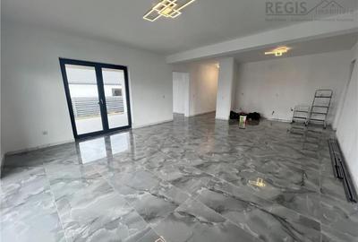 Casă cu 4 camere cu Canalizare în Cristian - 34