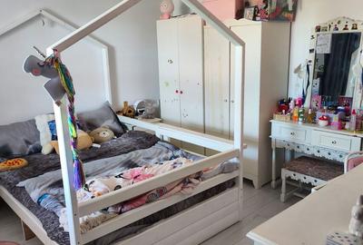 Casă cu 6 camere cu Teren 400 Mp în Podari - 2