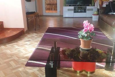 Casă cu 5 camere cu Teren 262 Mp în Central