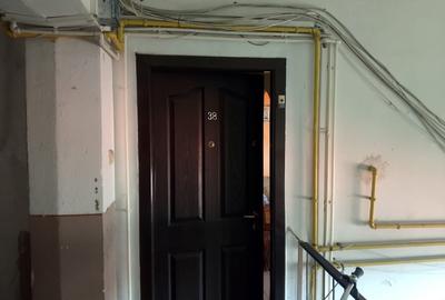 Apartament cu 2 camere semidecomandat în Micro 4 - 8