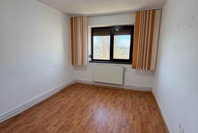 Apartament cu 3 camere semidecomandat în Hipodrom - 3