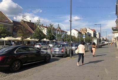 Spațiu comercial, de 182 mp, în Central - 8