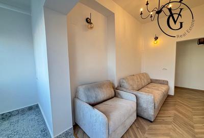 Apartament cu 5 camere semidecomandat, mobilat în P-ța Universității - 11