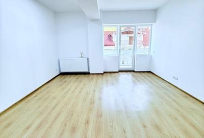 Apartament cu 4 camere semidecomandat în 13 Septembrie - 2