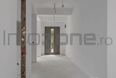 Casă cu 4 camere cu Teren 420 Mp în Vest