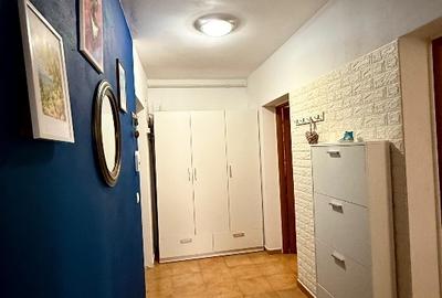 Studio decomandat cu terasă și loc de parcare  42 m², de închiriat în SubCetate - 5