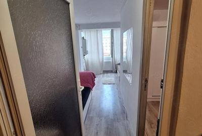 Garsonieră decomandată în Central - 2