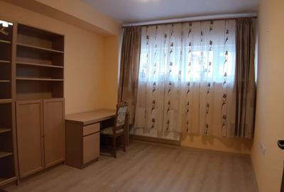 Apartament cu 3 camere decomandat în Piața Cluj - 8