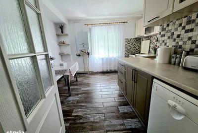 Apartament cu 4 camere decomandat în Băceni