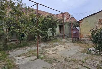 Casă cu Teren 1400 Mp în Daneș