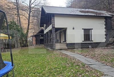 Casă cu 7 camere cu Teren 1500 Mp în Central - 3