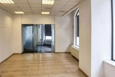 Spațiu comercial, de 195 mp, în P-ța Unirii - 4