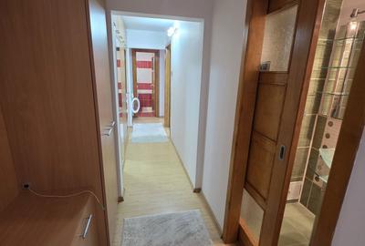 Apartament cu 3 camere decomandat în Central - 1
