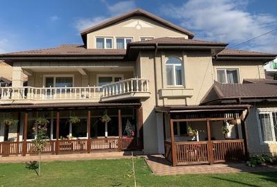 Casă individuală cu 11 camere cu Canalizare în Central - 2